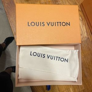 Small Louis Vuitton Gift Box & Wallet bag